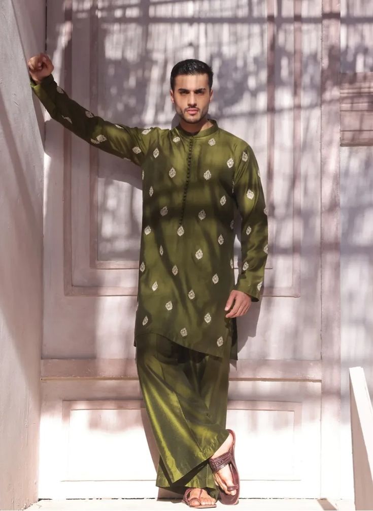 Green kurta pajama